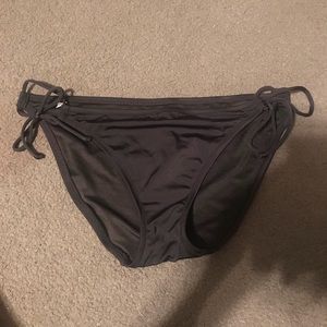 Victoria’s Secret side bow bikini bottoms.